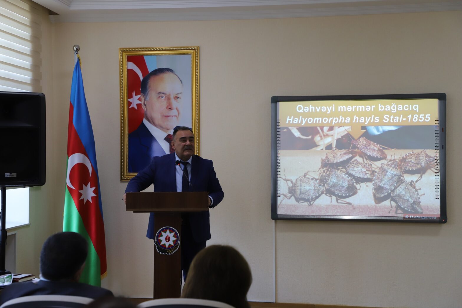 Bitki Mühafizə və Texniki Bitkilər Elmi Tədqiqat İnstitunda “Ölkəmizdə qəhvəyi mərmər bağacığı, onun monitorinqi, yayılması, zərəri və bağacığa qarşı mübarizə tədbirlərinin təşkili” adlı elmi-praktik seminar keçirilib