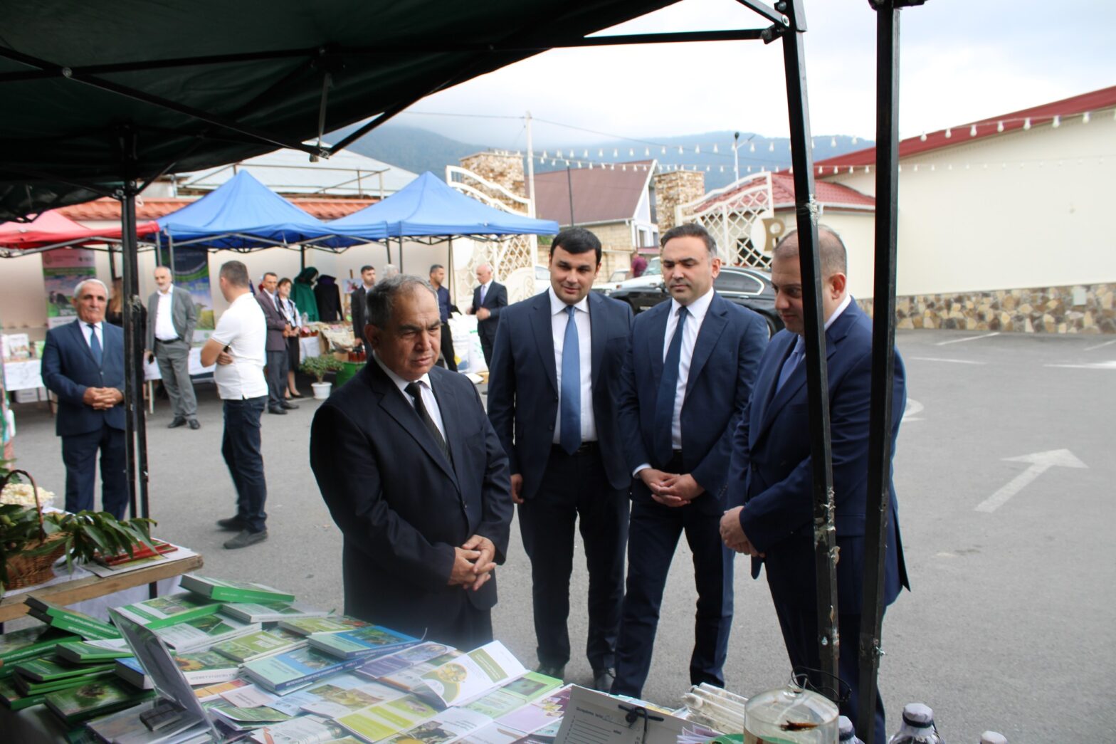OĞUZ RAYONUNDA AQRAR BİZNES FESTİVALI VƏ TOXUM SƏRGİ – SATIŞ YARMARKASI KEÇİRİLİB