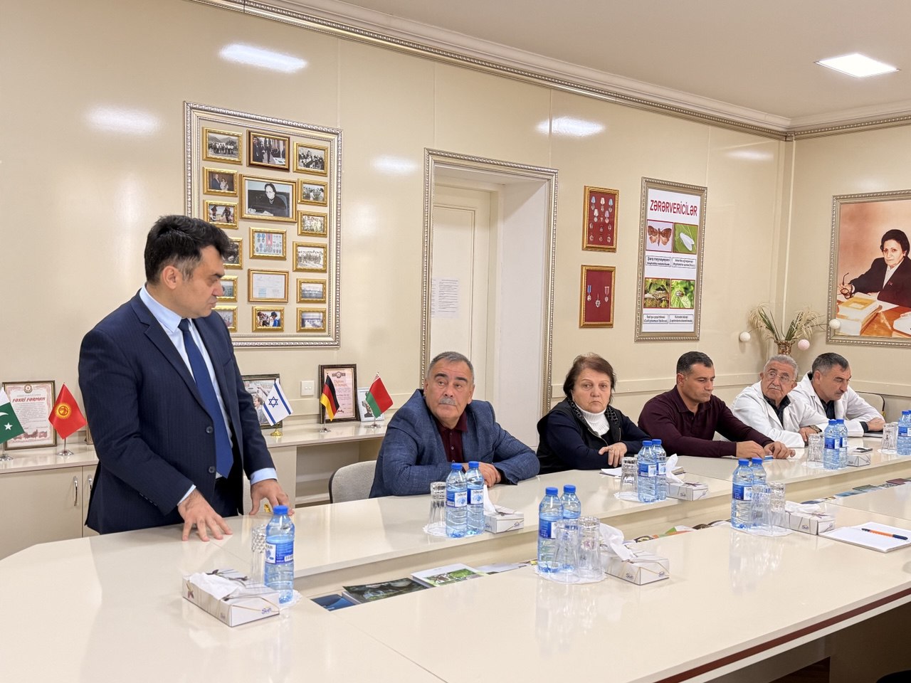 QƏHVƏYİ MƏRMƏR BAĞACIĞINA QARŞI BİOLOJİ MÜBARİZƏNİN TƏTBİQİ MÜZAKİRƏ OLUNUB