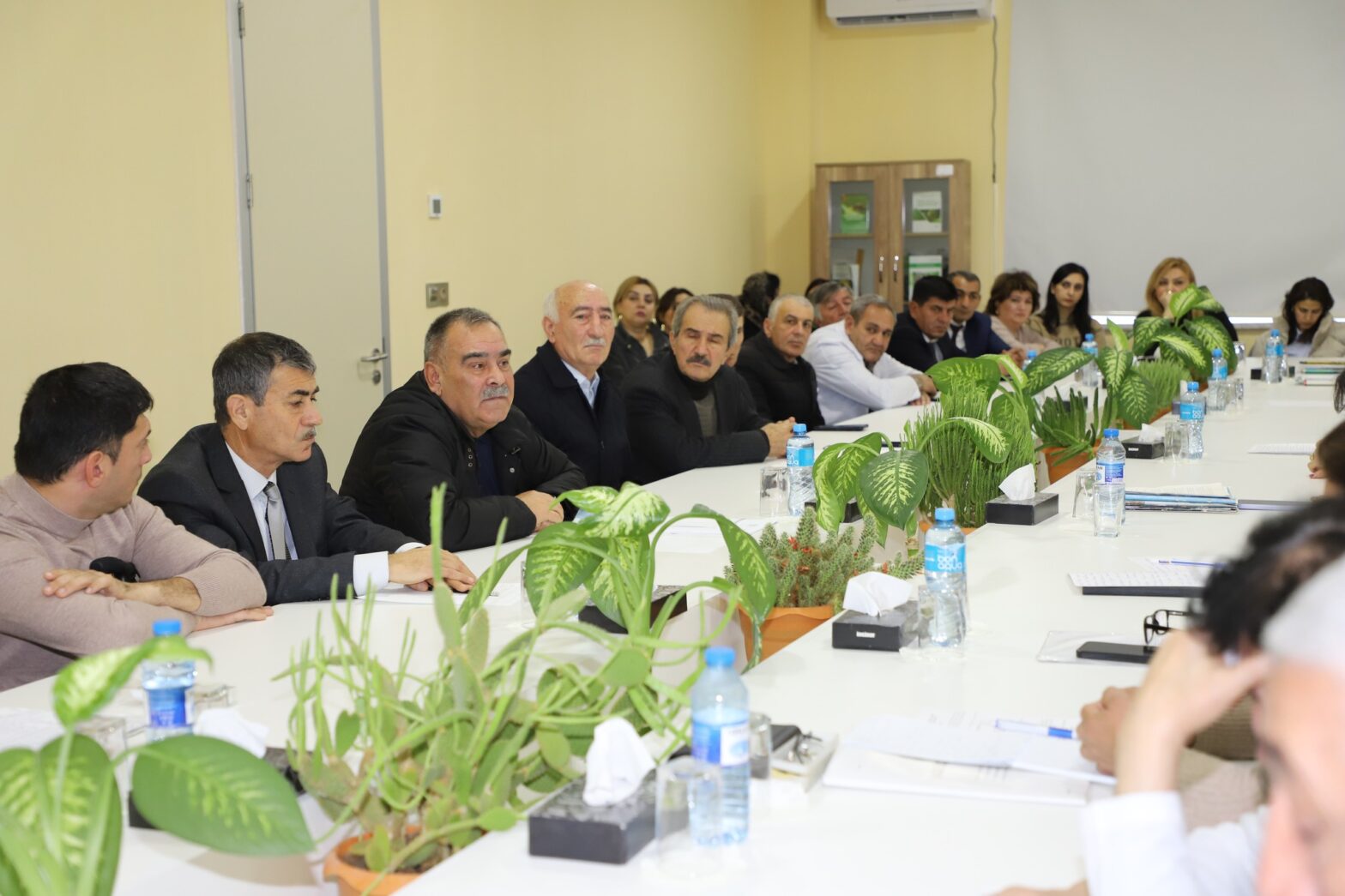 İLİN YEKUN HESABAT İCLASLARI KEÇİRİLİB